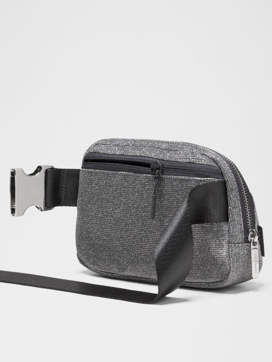 dark grey lululemon belt bag Athletica Everywhere 1L (Asphalt Grey) : Sports & Outdoors Asphalt Gray Everywhere Belt Bag
